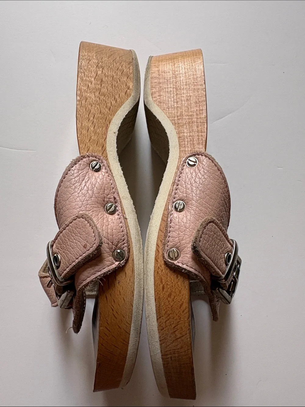 Burberry  Wooden and leather clogs. - Picture 3 of 10